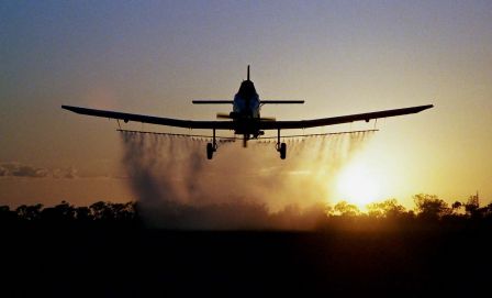 avion-pesticide.jpg